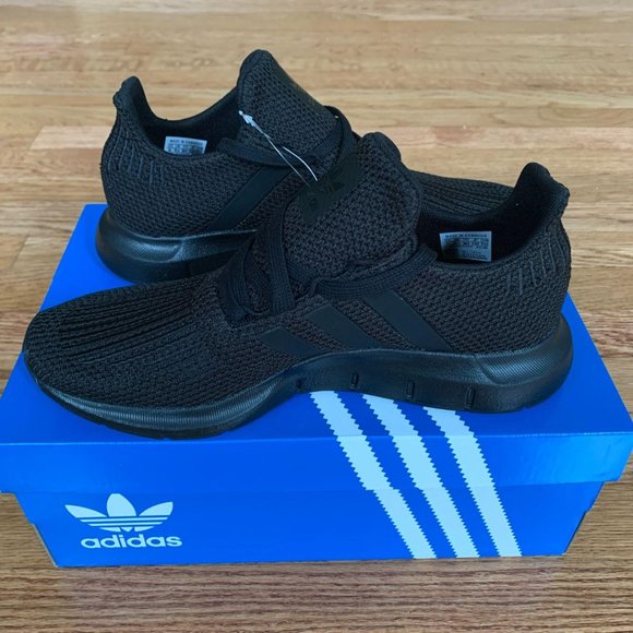 Adidas Swift Run Black Shoes - Picture 2 of 6